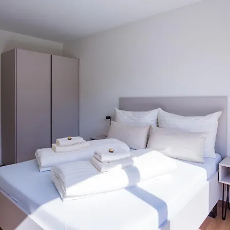 Moderne Wohnung Mit Terrasse Innsbruck Exterior foto
