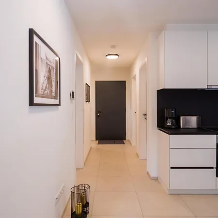 Moderne Wohnung Mit Terrasse Innsbruck Exterior foto